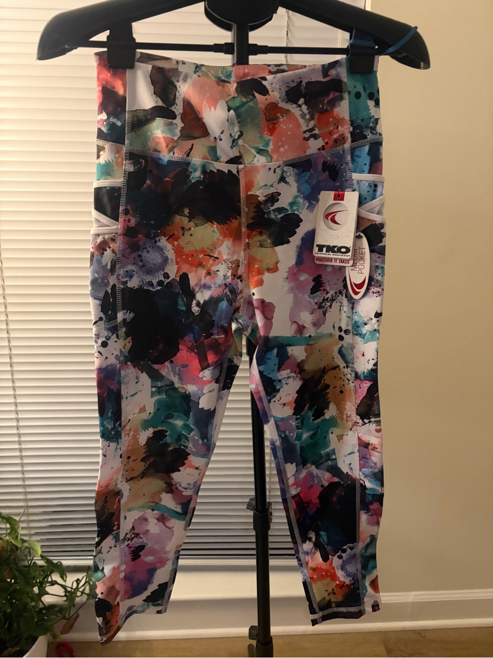 TKO Technical Knockout Watercolor Print Leggings w/ Media Pocket NWT